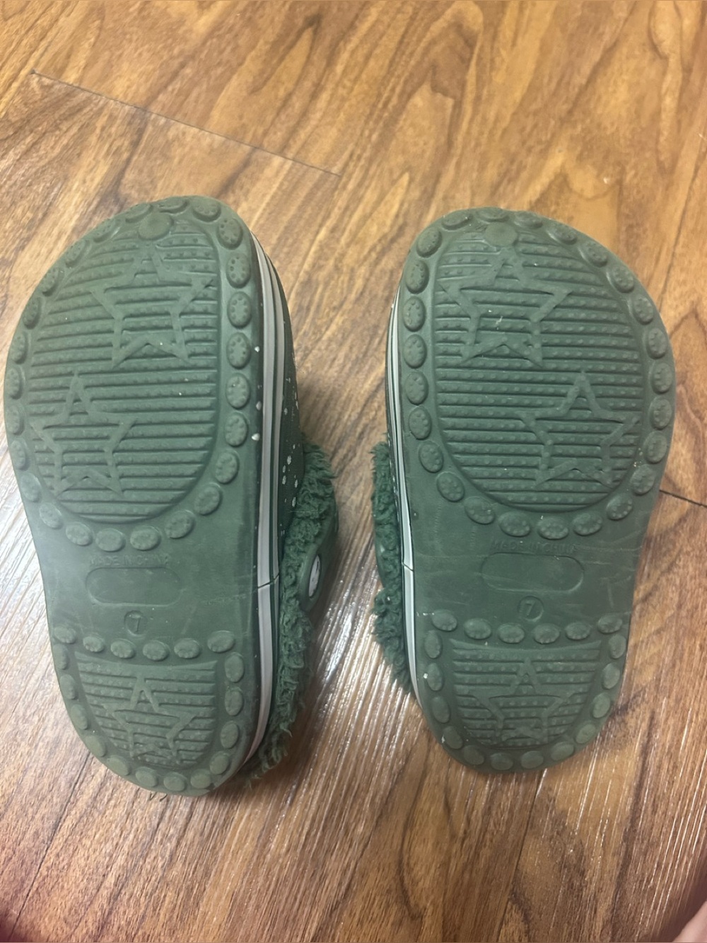 Crocs Kids. Size 7 - Picture 7 of 9